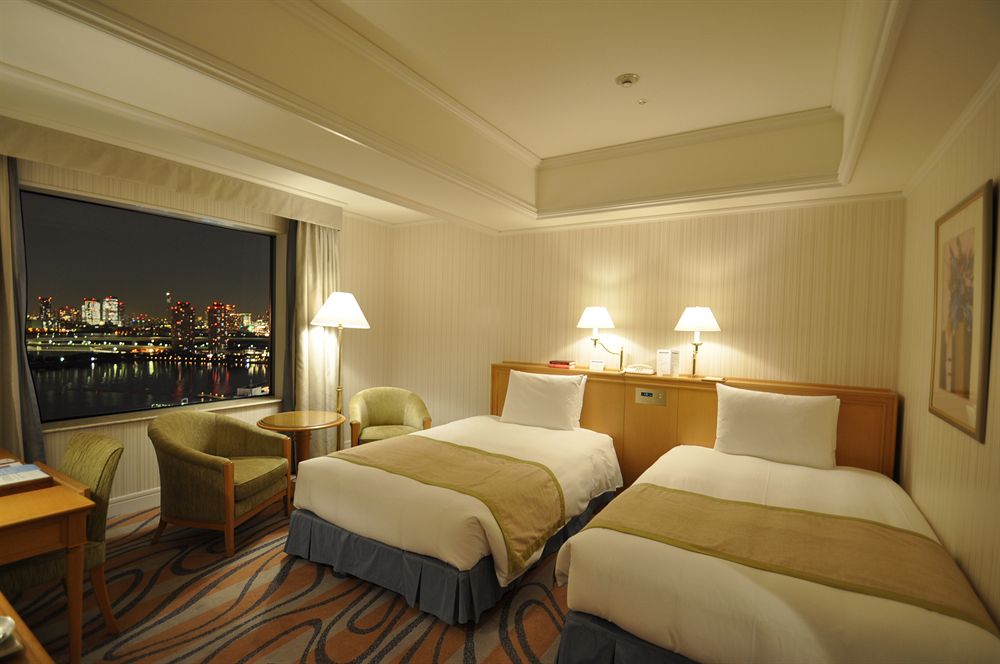 Travel safety tips: How to stay safe in a hotel