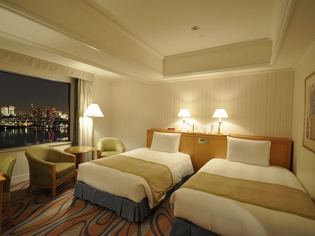 Travel safety tips: How to stay safe in a hotel