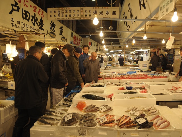 Japan travel guide: Tsukiji Fish Market