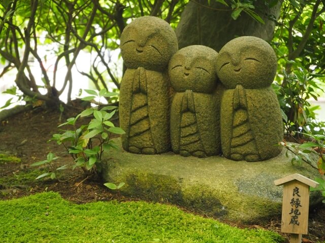 Jizo statues 