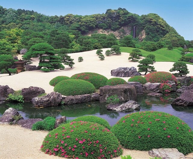 See Japan's greatest artworks and a top-rated garden in one