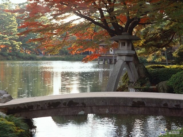 Autumn Leaves & Year-Round Nature | Kenroku-en