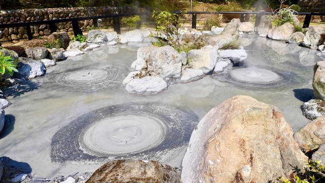 Oniishibozu Jigoku – Bubbling Mud of the Monks